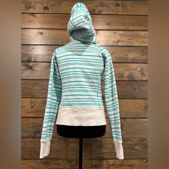 Lululemon Scuba Sweater​ - Picture 3 of 6